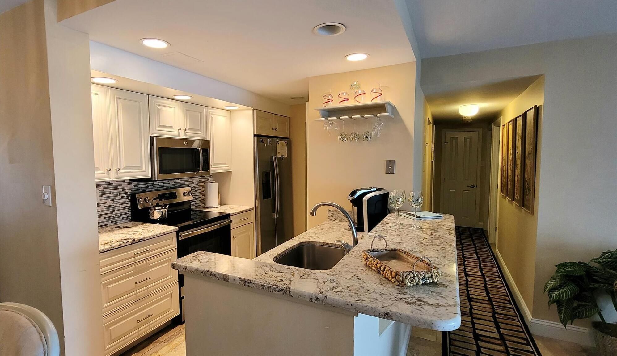 LINENS & DAILY ACTIVITIES INCLUDED*!.  OCEANFRONT/BOARDWALK BUILDING - ROOFTOP POOL Have fun and relax at the beach or stay in and take advantage of this 1,090 sq ft unit that offers post card ocean views from all rooms.