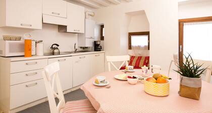 Elegante apartamento con romántica vista al canal