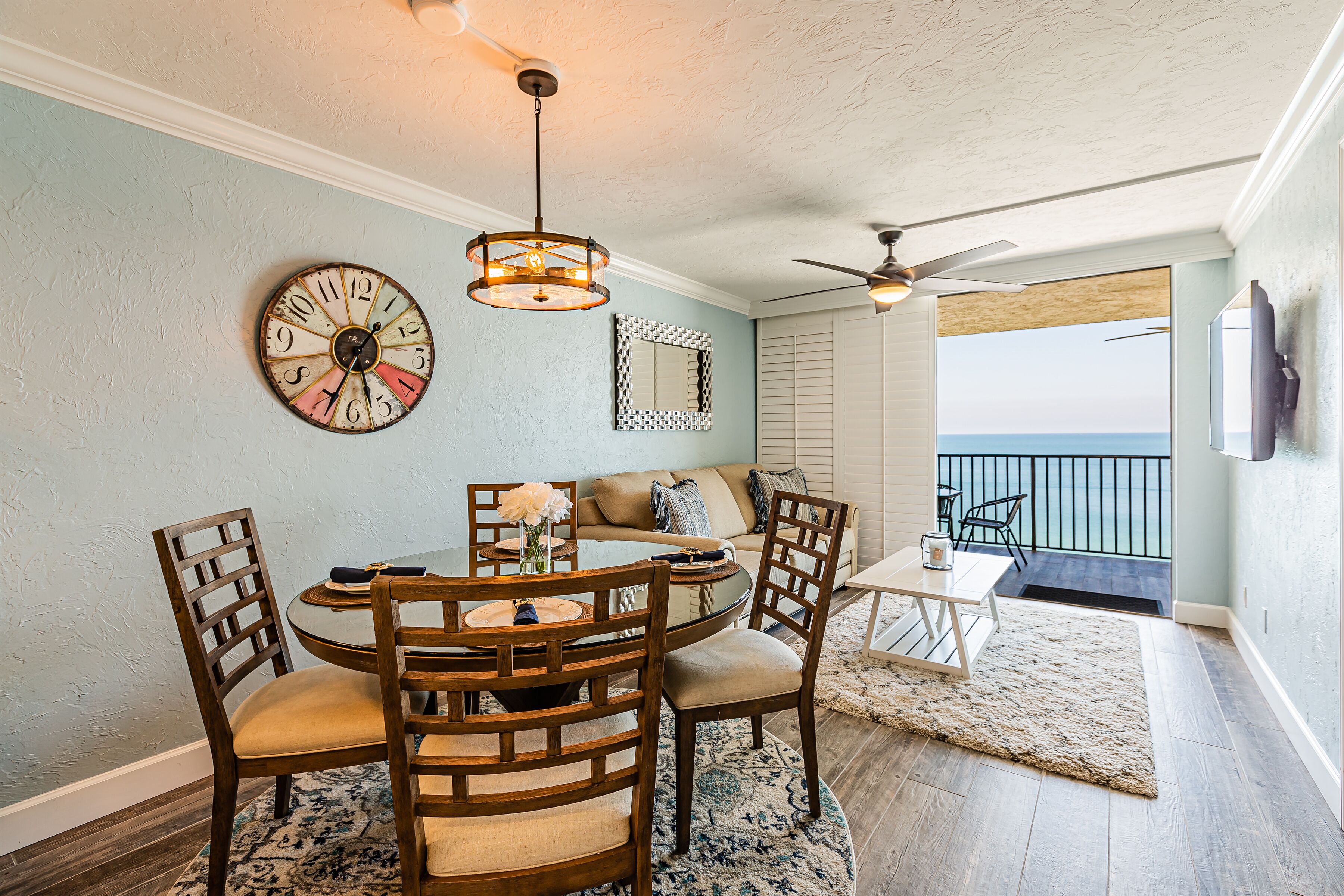 🐠 Upscale Remodeled 2+2 Sea Winds Beachfront w/ King Bed & Double Vanity Sinks