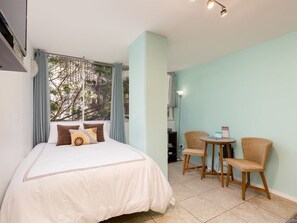 1 bedroom, iron/ironing board, Internet