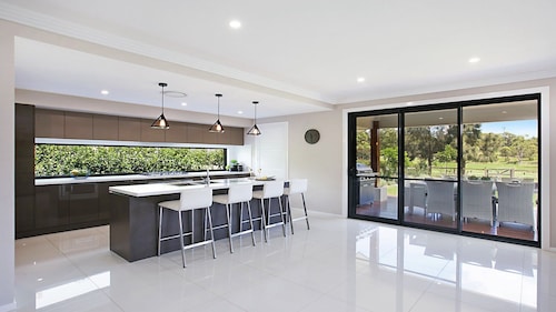 Best Cellar - The VIntage Holiday Houses