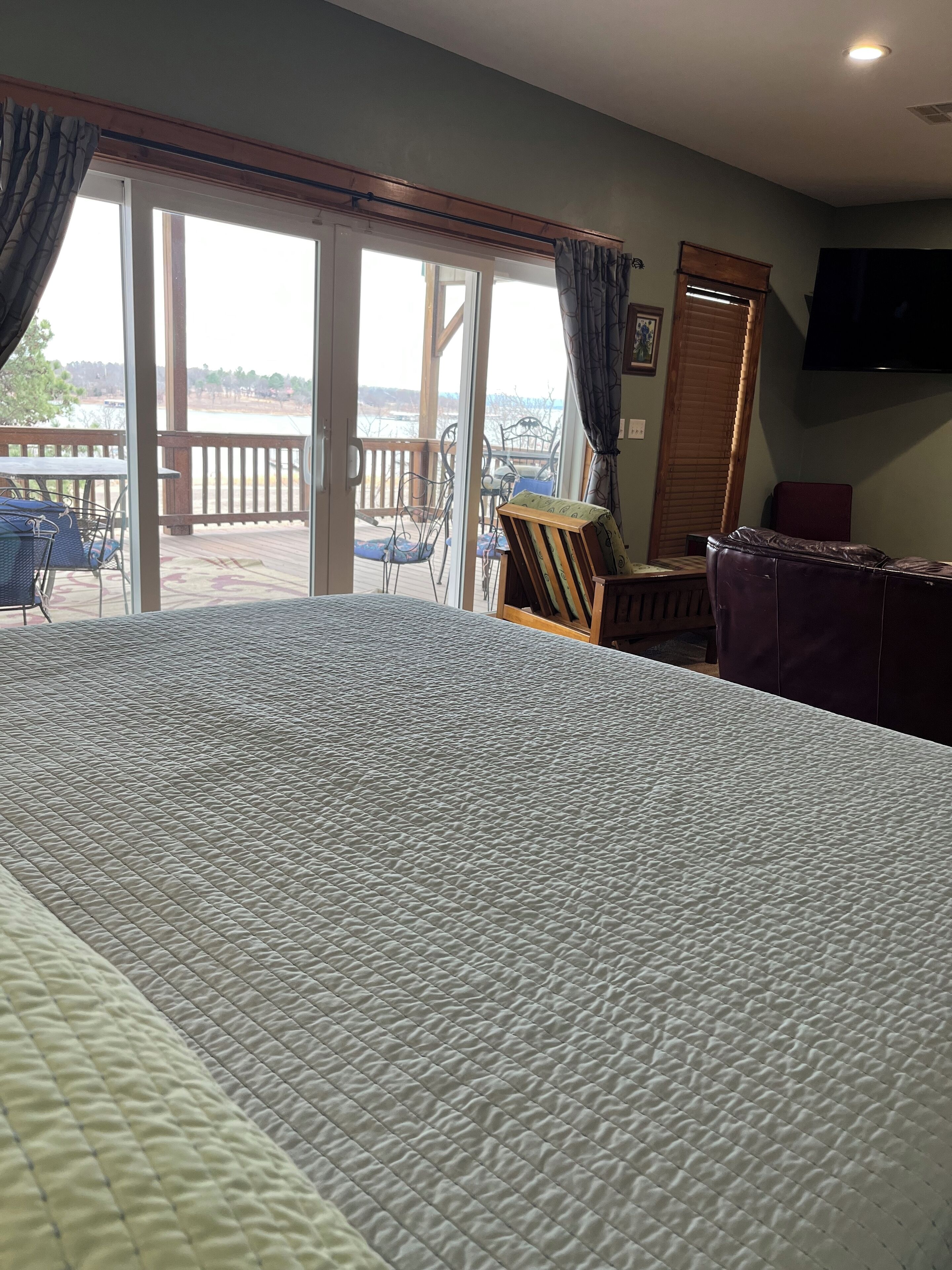 5 quartos, Wi-Fi de cortesia, roupa de cama