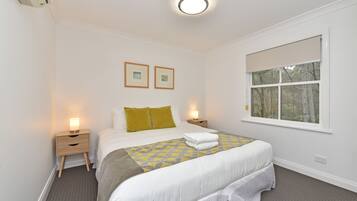 3 bedrooms, iron/ironing board, free WiFi
