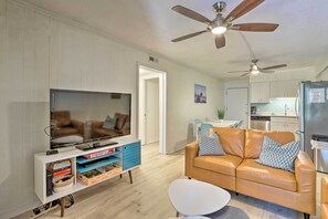 TV, DVD player - Hilton Head Condo w/ Covered Balcony + Pool Access (Hilton Head)