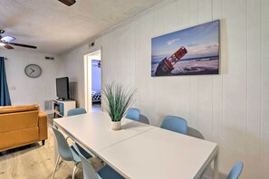 Dining - Hilton Head Condo w/ Covered Balcony + Pool Access (Hilton Head)