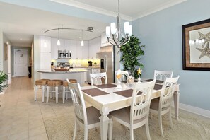 Dining - Gateway Grand 902 Deluxe oceanfront building includes umbrellas, chairs, boogie boards, toys, and a beach cart! (Ocean City)