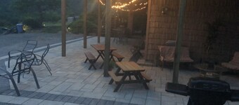 Beautiful valley views & next to Big Spring State Park