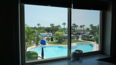 Poolside & Beachside: 2BR condo with great views - sunsets are included. FN #303