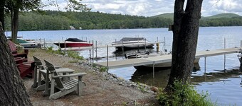 En vakker hytte med innsjø på Friends Lake  