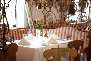 Lunch and dinner served - Hotel Weingut Weis (Mertesdorf)