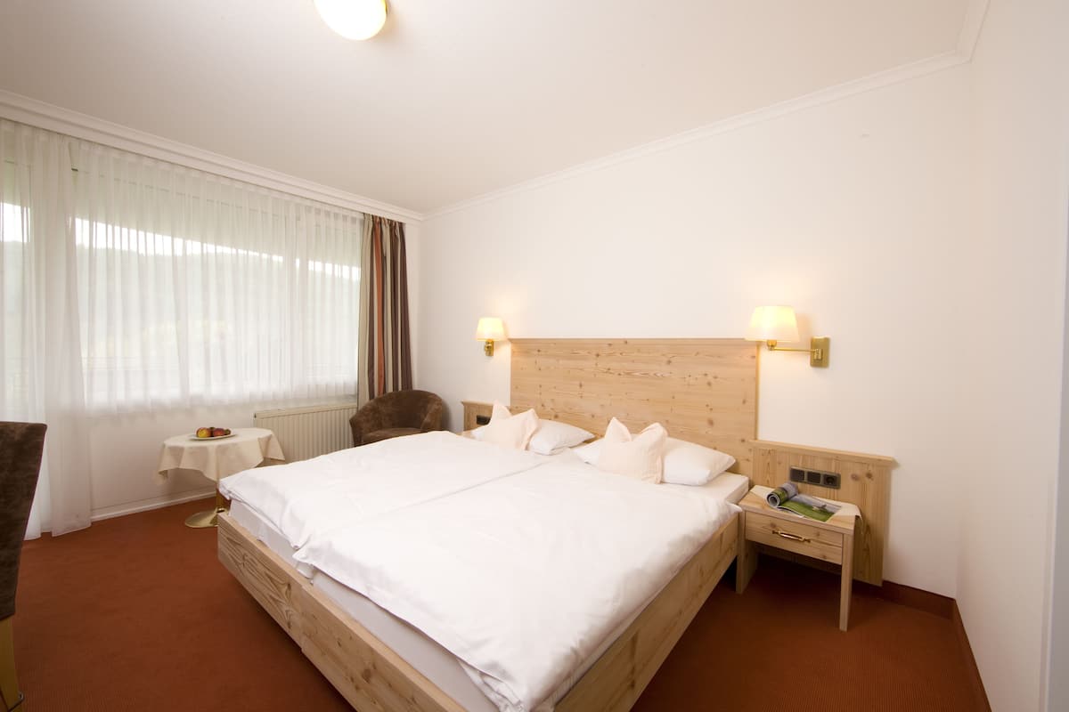 Premium bedding, minibar, in-room safe, desk