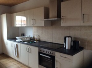 冰箱、微波炉、烤箱、洗碗机