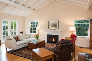 TV, fireplace, books, video library - 3764 On Soundings ~ 5 Minute Walk to Downtown (Carmel-by-the-Sea)