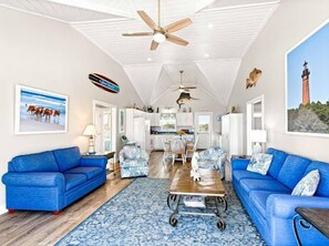Smart TV, fireplace, DVD player, stereo