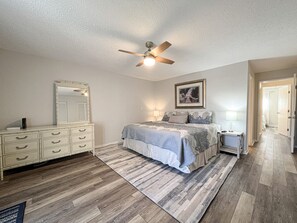 2 bedrooms, iron/ironing board, internet, bed sheets