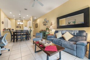 TV - Bahama Bay- 3 bedroom condo with amenities (Davenport)
