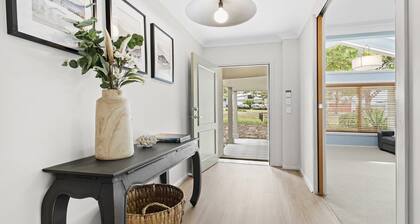 HOLIDAY RETREAT - THE VINTAGE HOLIDAY HOUSES