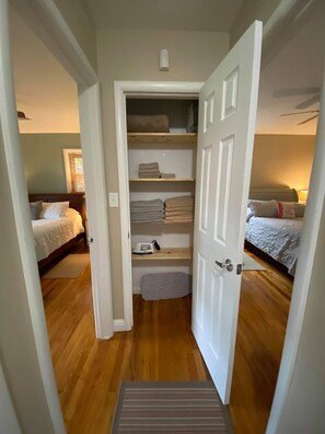 3 bedrooms, iron/ironing board, free WiFi, bed sheets - Come to Pensacola White Sand beaches, in a great location 🏚️ (Pensacola)