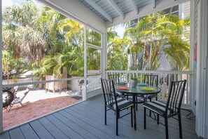 Outdoor dining - COOL BREEZE @ the Key West Golf Club (Key West)