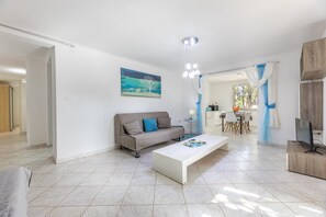 TV - Villa Cotriero Pool - Gallipoli (Gallipoli)