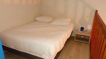 1 makuuhuone, ylelliset vuodevaatteet, äänieristys, ilmainen Wi-Fi