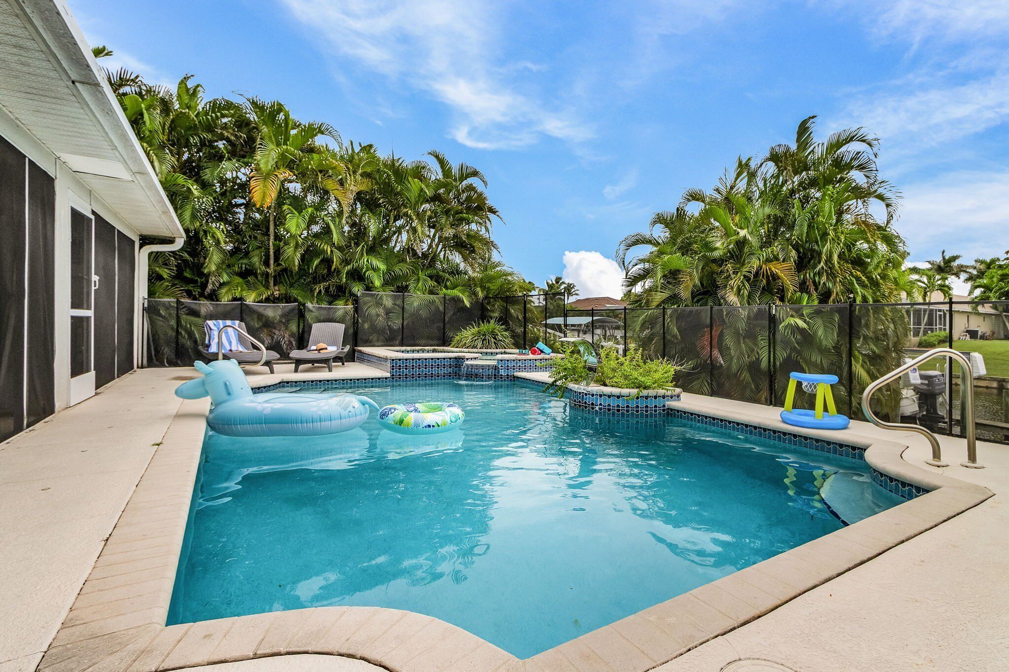 Et oppvarmet basseng