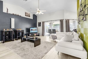 TV, DVD player, books, stereo - Pet Friendly,Gulf Access Villa w/ Heated Pool, Spa, & kayaks! -Villa Dantasy- Roelens Vacations (CAPE CORAL)