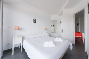 1 chambre, fer et planche Ă repasser, Wi-Fi gratuit, draps fournis