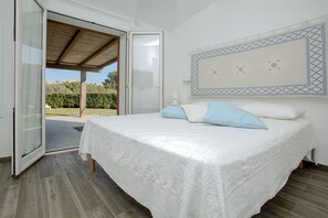 5 bedrooms, iron/ironing board, free WiFi, bed sheets