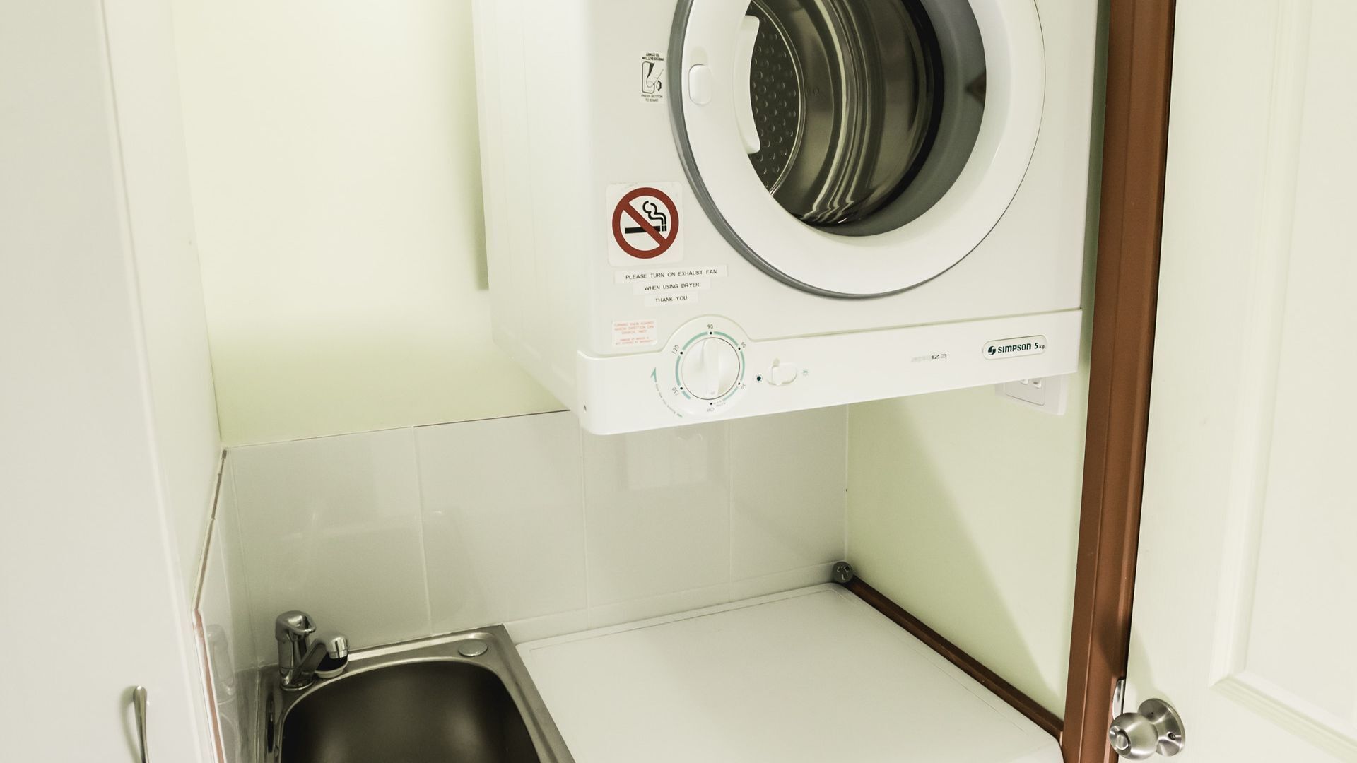 Larus Waterfront Cottage — image 7