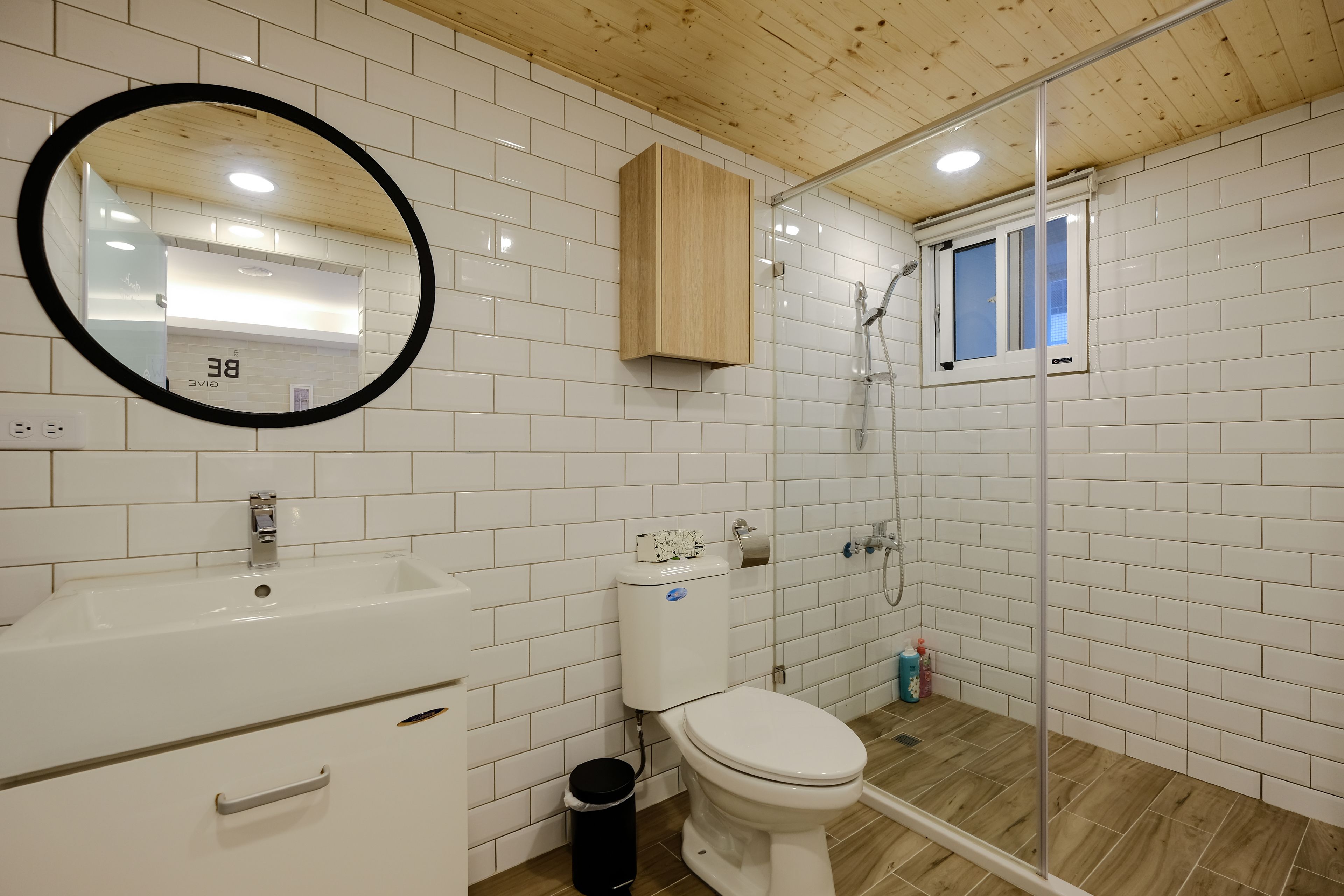 signature double room, 1 bedroom | bathroom | shower, rainfall showerhead, hair dryer, slippers