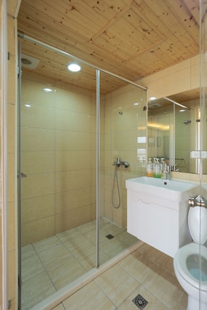City Double Room, 1 Bedroom | Bathroom