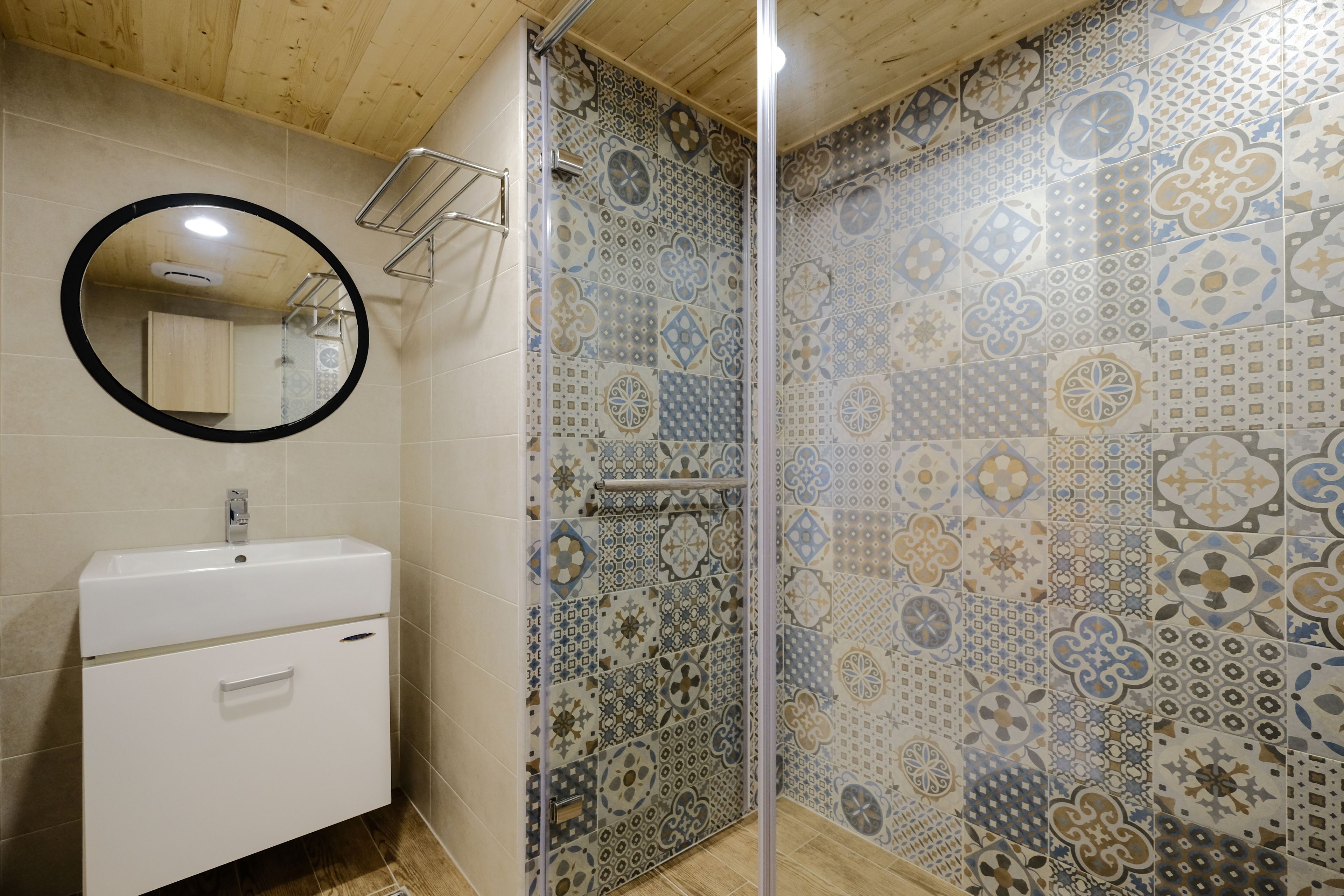 signature double room, 1 bedroom | bathroom | shower, rainfall showerhead, hair dryer, slippers