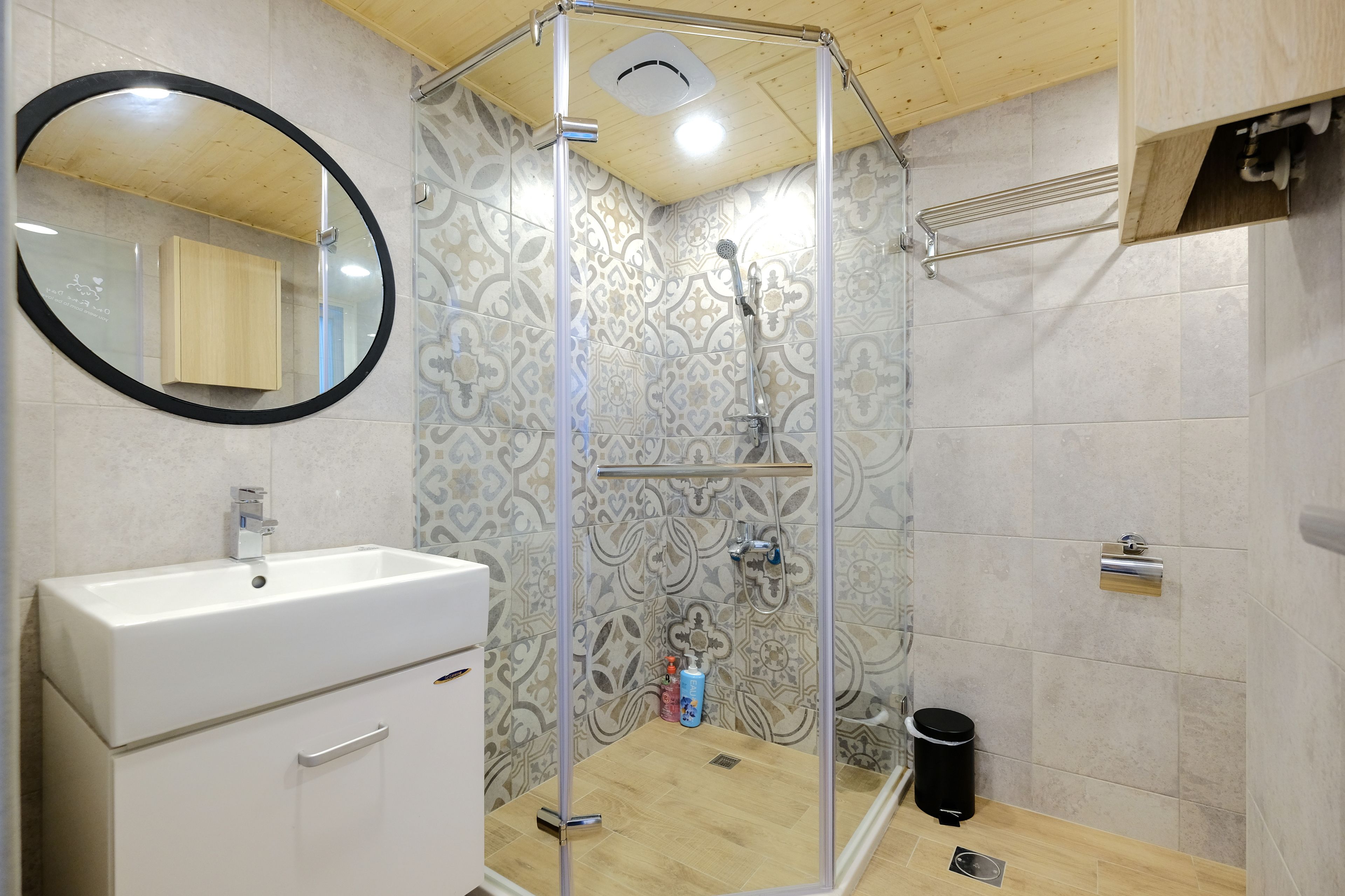 family quadruple room, 2 double beds | bathroom | shower, rainfall showerhead, hair dryer, slippers