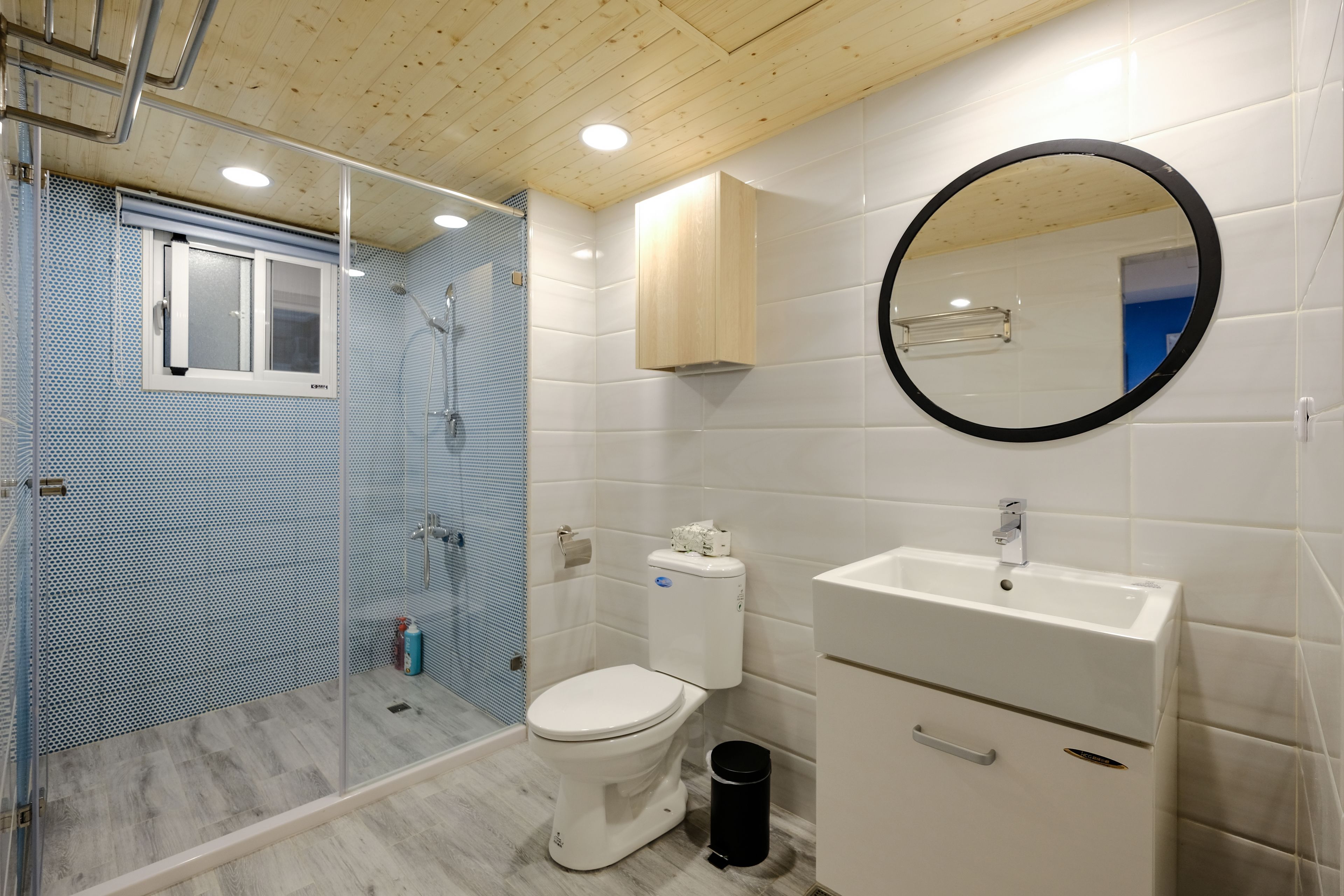 signature double room, 1 bedroom | bathroom | shower, rainfall showerhead, hair dryer, slippers