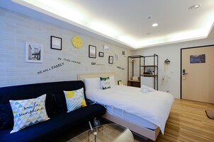 Signature Double Room, 1 Bedroom | Desk, blackout drapes, iron/ironing board, free WiFi