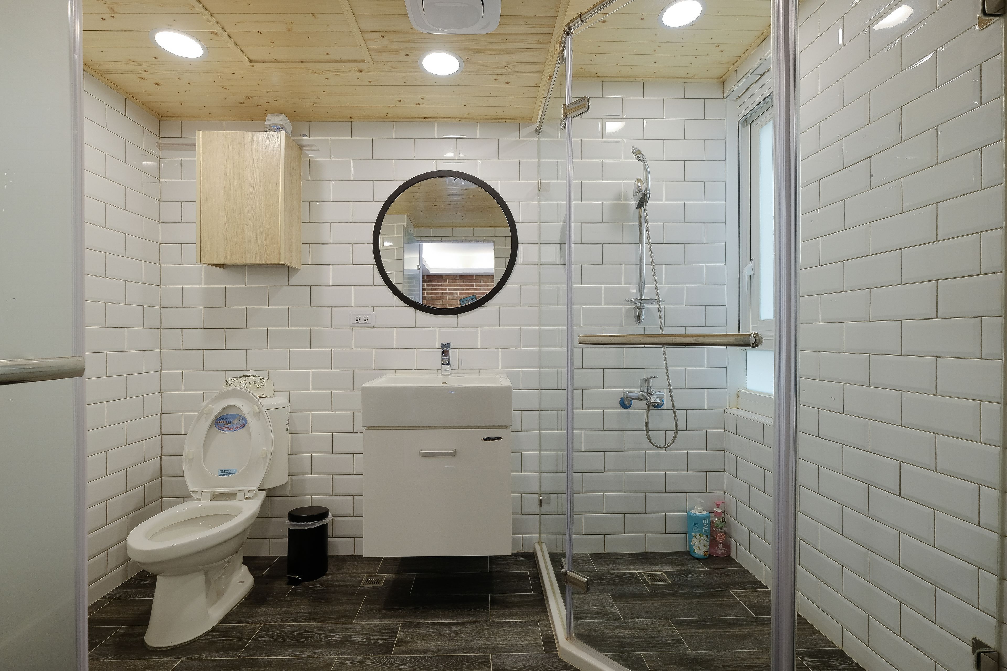 signature double room, 1 bedroom | bathroom | shower, rainfall showerhead, hair dryer, slippers