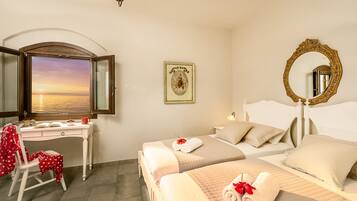 2 bedrooms, in-room safe, iron/ironing board, free WiFi