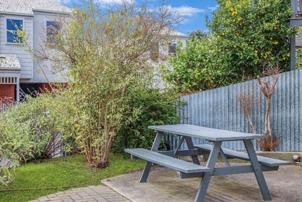 屋外ダイニングエリア