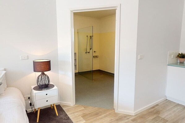 1 quarto, ferros/tábuas de passar roupa, Wi-Fi, roupa de cama