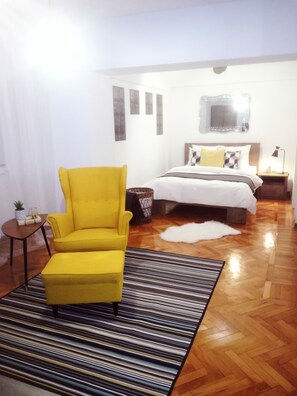 1 quarto, ferros/tábuas de passar roupa, acesso à internet