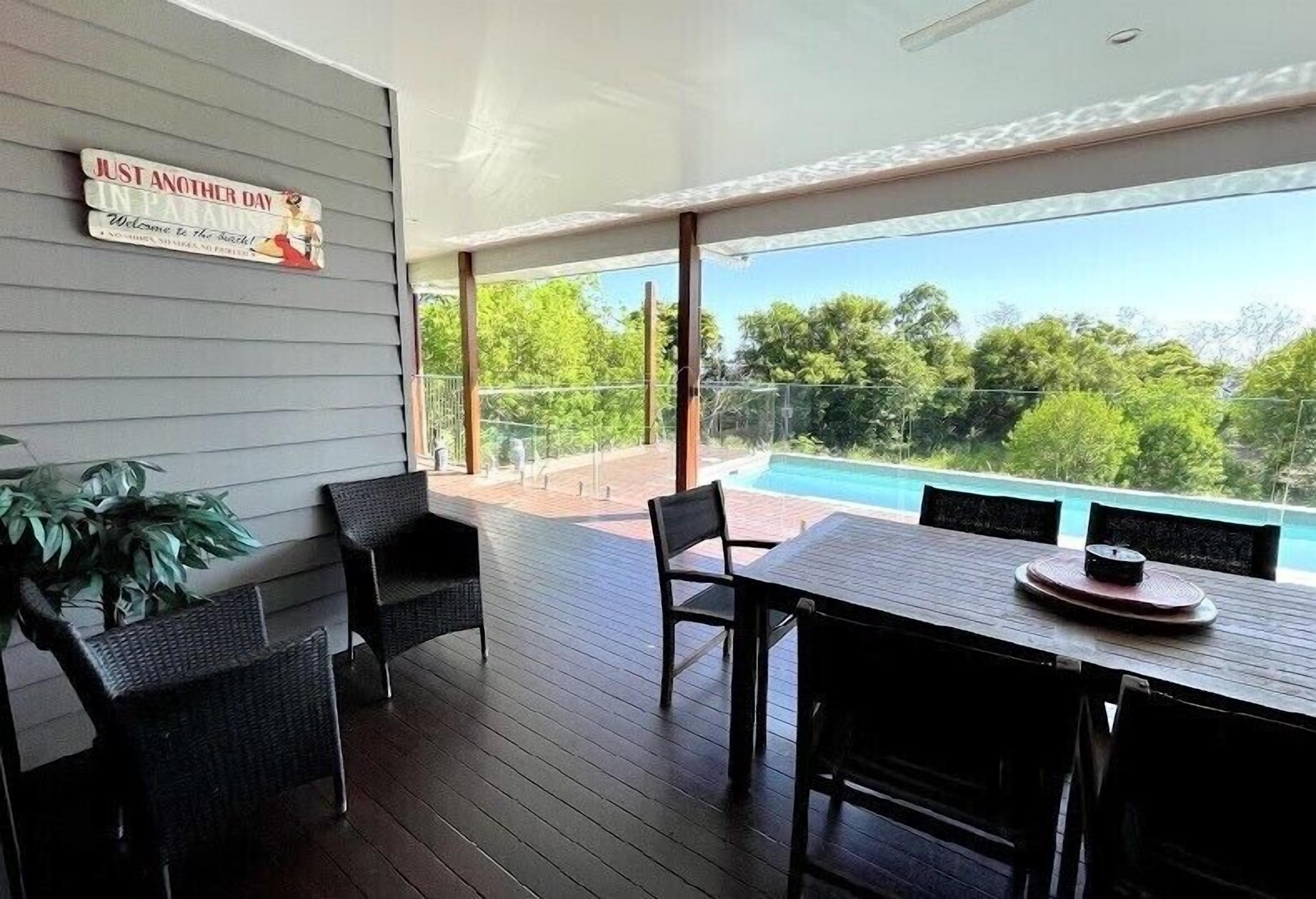 Flame Trees - Hydeaway/Hideaway Bay — image 3