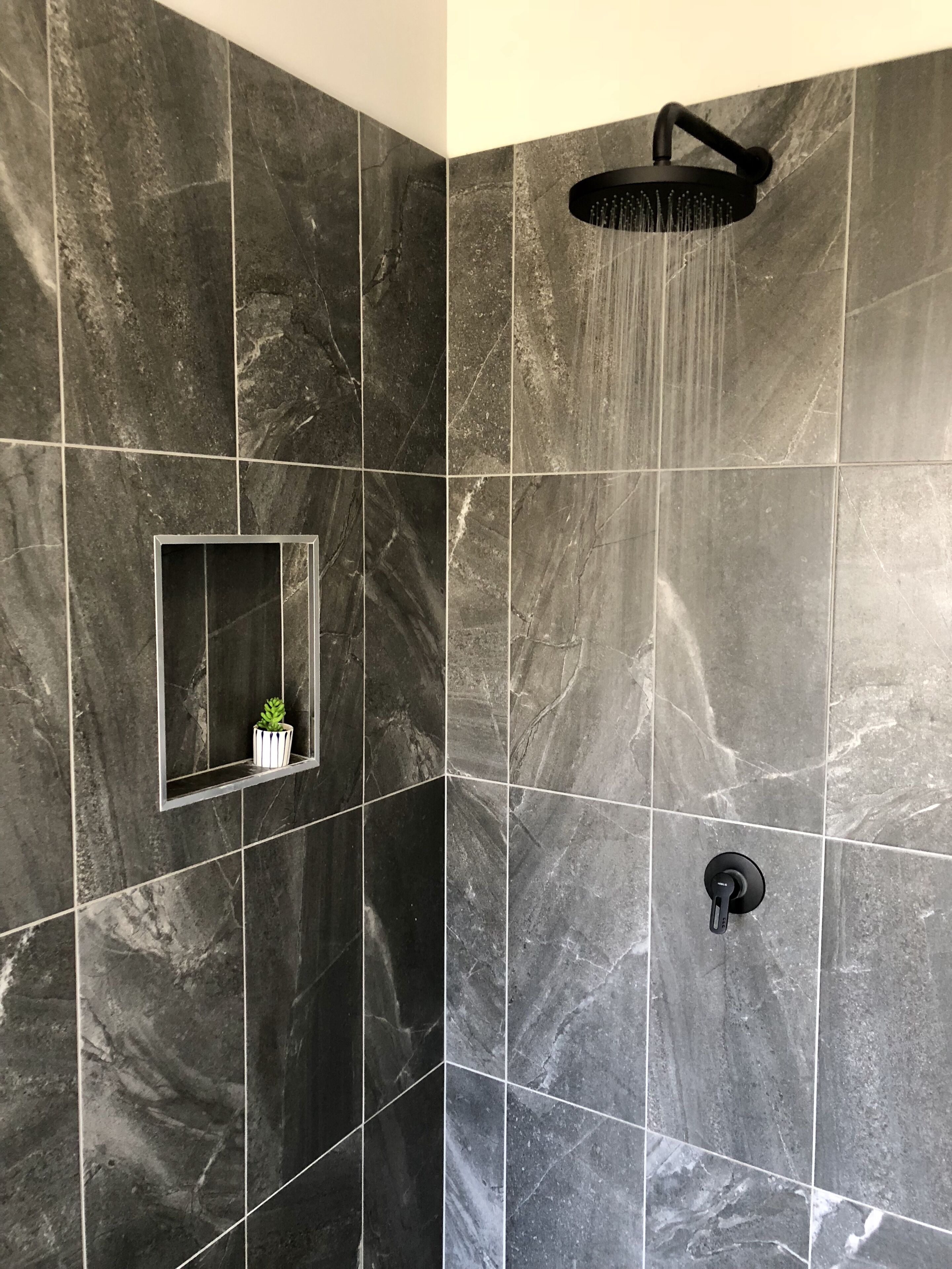 Flame Trees - Hydeaway/Hideaway Bay — image 23