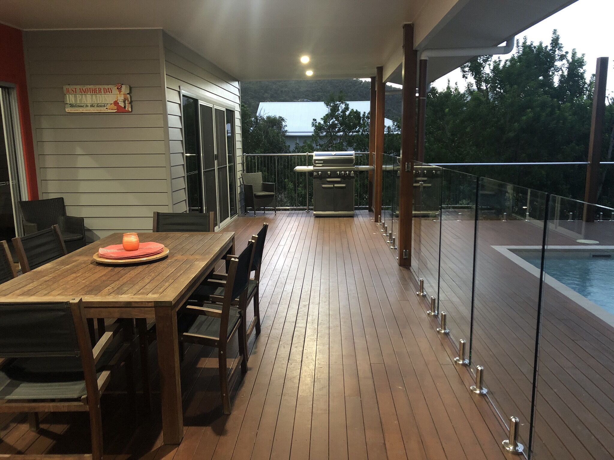 Flame Trees - Hydeaway/Hideaway Bay — image 2