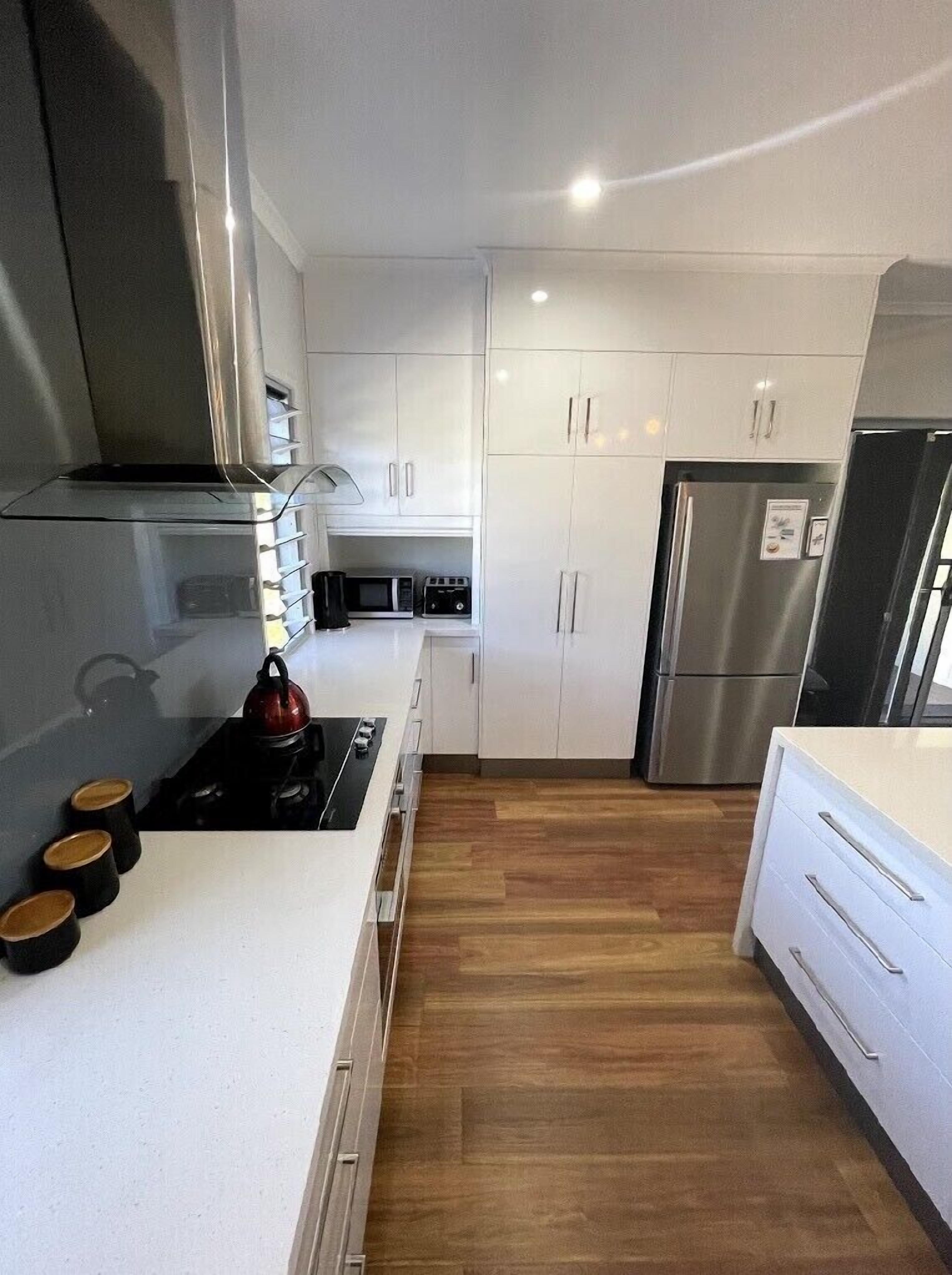 Flame Trees - Hydeaway/Hideaway Bay — image 20