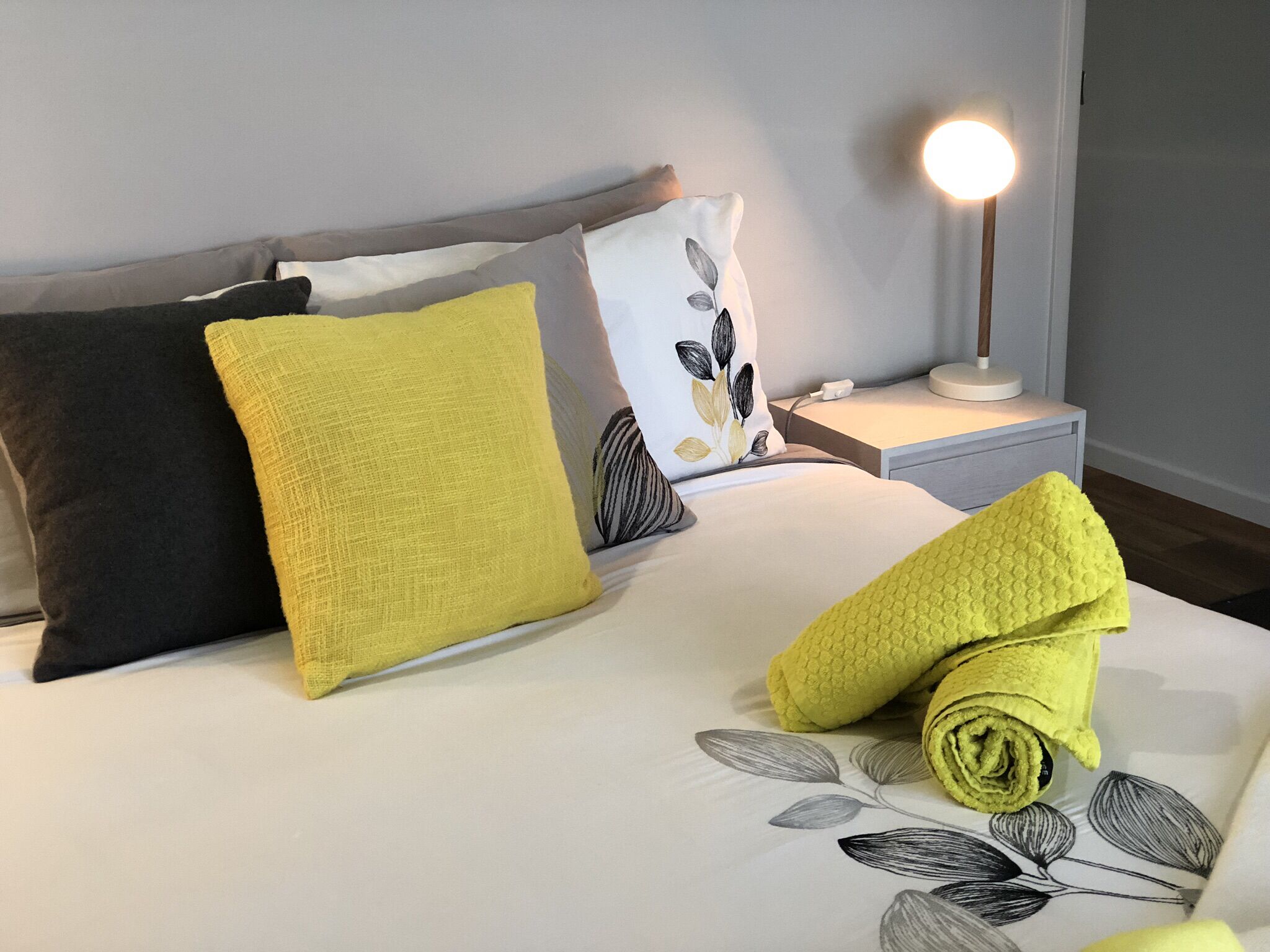 Flame Trees - Hydeaway/Hideaway Bay — image 22