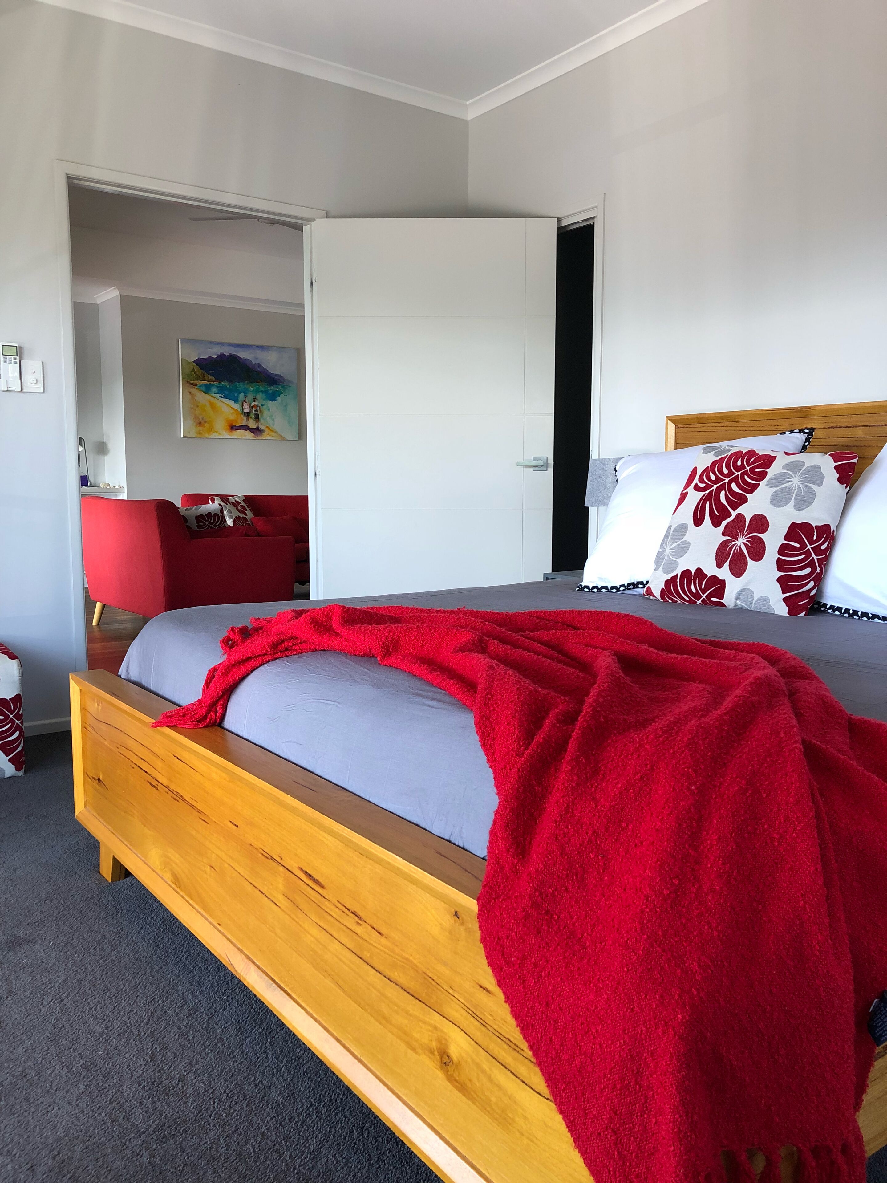 Flame Trees - Hydeaway/Hideaway Bay — image 10