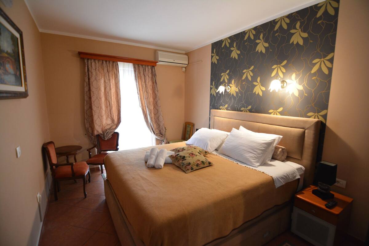 Appartement, 2 chambres, terrasse | 1 chambre, coffres-forts dans les chambres, bureau