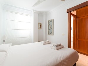 1 chambre, fer et planche Ă repasser, Wi-Fi gratuit, draps fournis