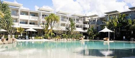 Piscine extérieure, piscine chauffée